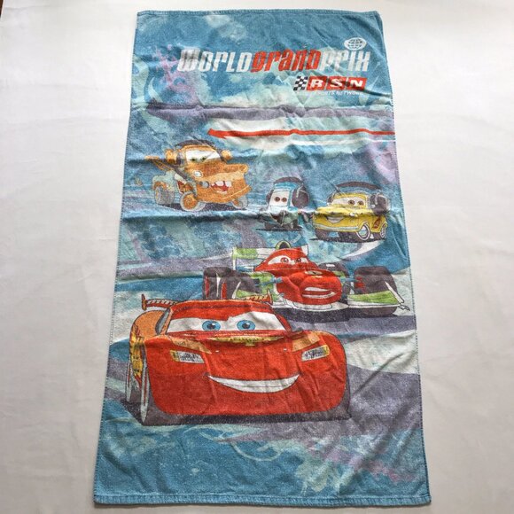 Disney Store Pixar Cars Lightning McQueen Beach Towel - Picture 2 of 4